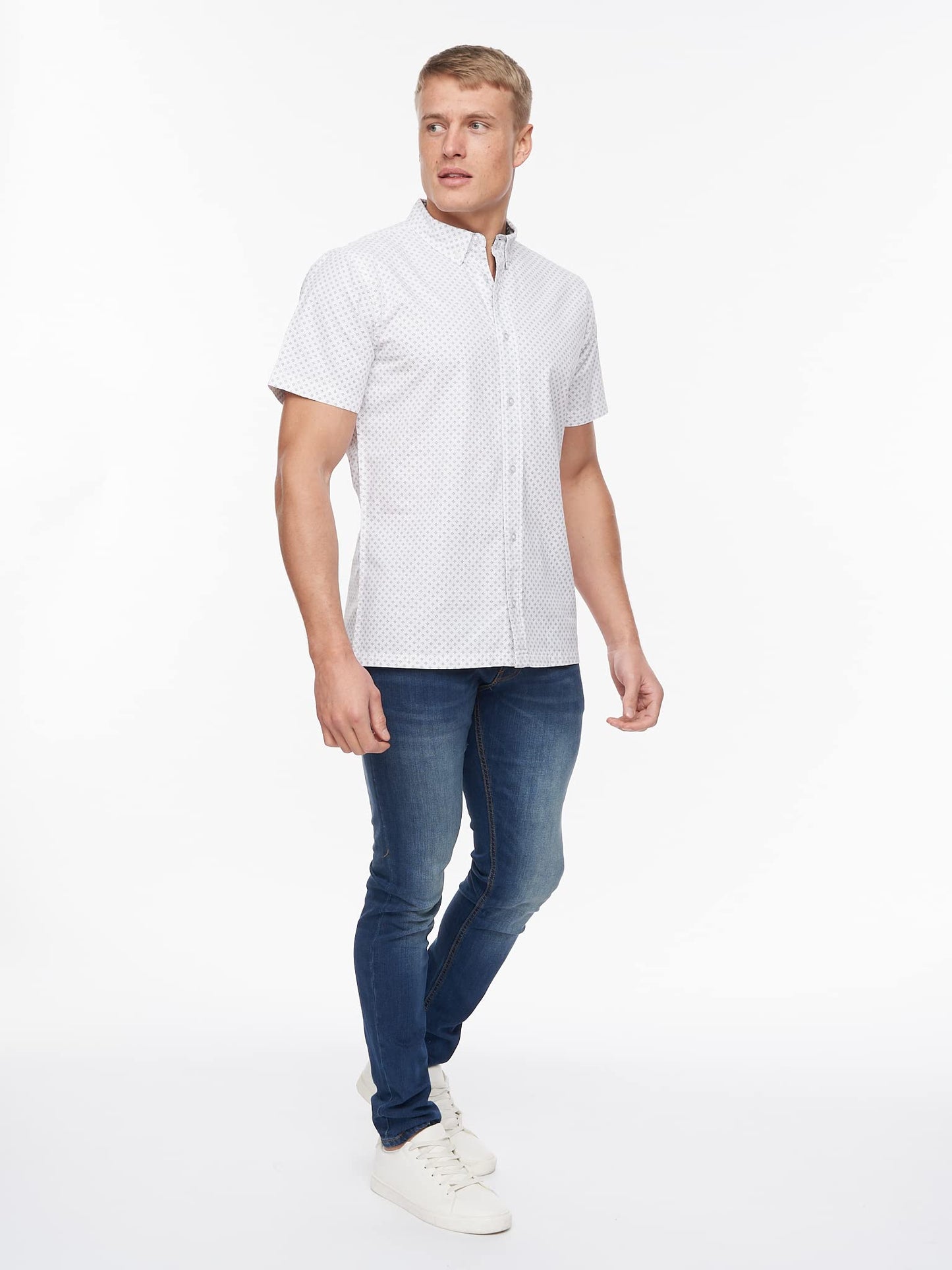 Bewley and Ritch Men's Short Sleeve Button-Up Easy Care Shirt